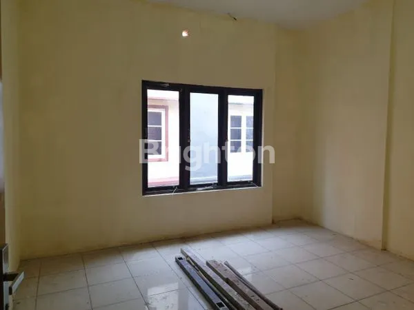 image KOMPLEK SEKIP REGENCY (2)