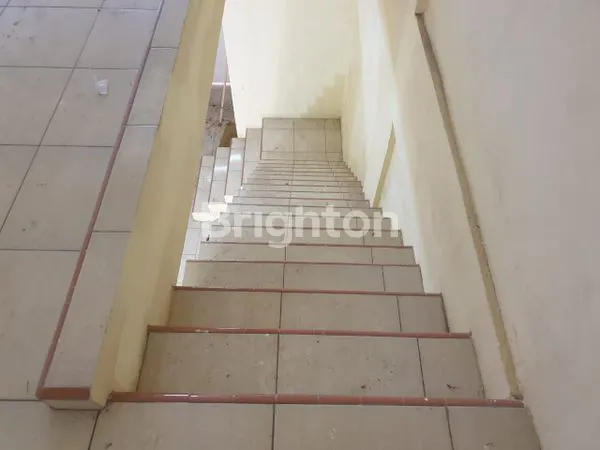 image KOMPLEK SEKIP REGENCY (5)