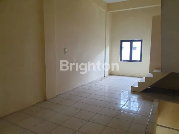 image KOMPLEK SEKIP REGENCY (3)