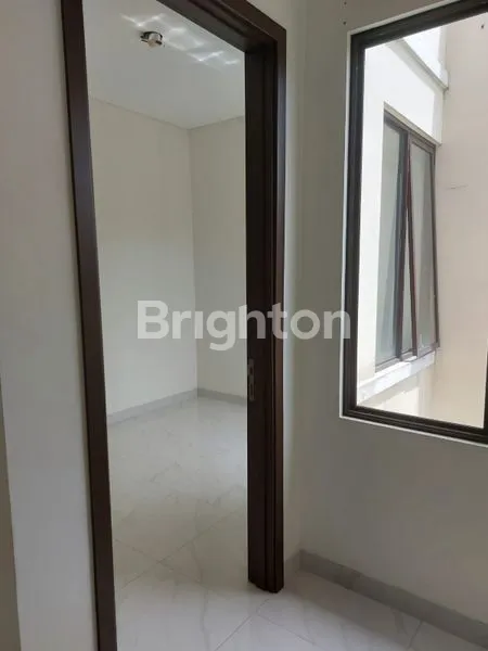 image RUMAH CANTIK DAN NYAMAN 2 LANTAI DI TANGERANG (8)