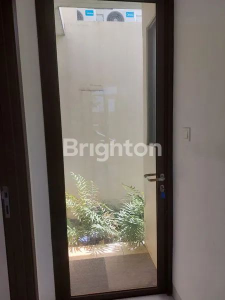 image RUMAH CANTIK DAN NYAMAN 2 LANTAI DI TANGERANG (4)