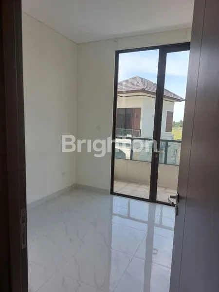 image RUMAH CANTIK DAN NYAMAN 2 LANTAI DI TANGERANG (2)