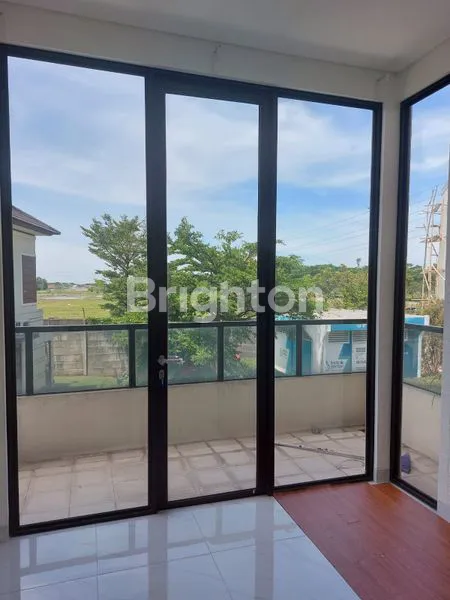 image RUMAH CANTIK DAN NYAMAN 2 LANTAI DI TANGERANG (7)