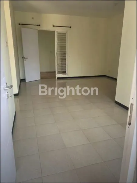 image RUMAH CANTIK SIAP HUNI DEKAT ICON MALL GRESIK (2)