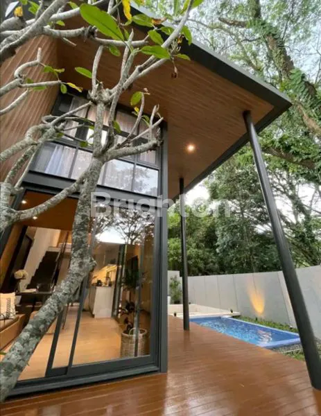 VILLA WONDERHOUZ KAWASAN RIVERSIDE KOTA MALANG