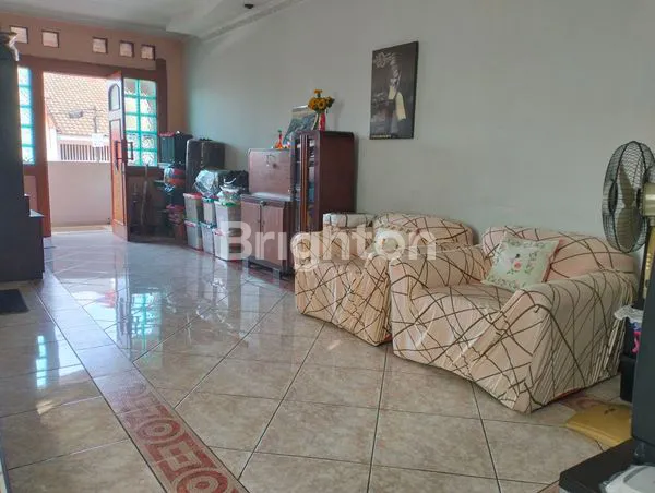 image RUMAH HOOK BEBAS BANJIR TERAWAT RAPI DI KOMPLEKS BINA LINDUNG RAYA JATIWARINGIN, JATICEMPAKA - PONDOK GEDHE (5)