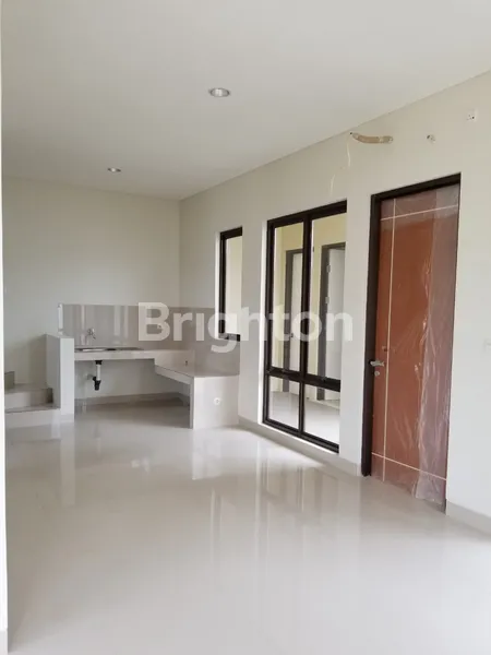 image RUMAH BARU NYAMAN SEJUK VIEW PERBUKITAN STRATEGIS DILENGKAPI CLUB HOUSE (5)