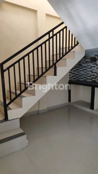 image RUMAH 2 LANTAI MODERN DI DENPASAR (2)