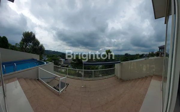 VILLA MEWAH INFINITY POOL DENGAN INTERIOR FRANCIS DAN FURNITURE CELLINI DI SAGAMORE HILLS TAMAN DAYU