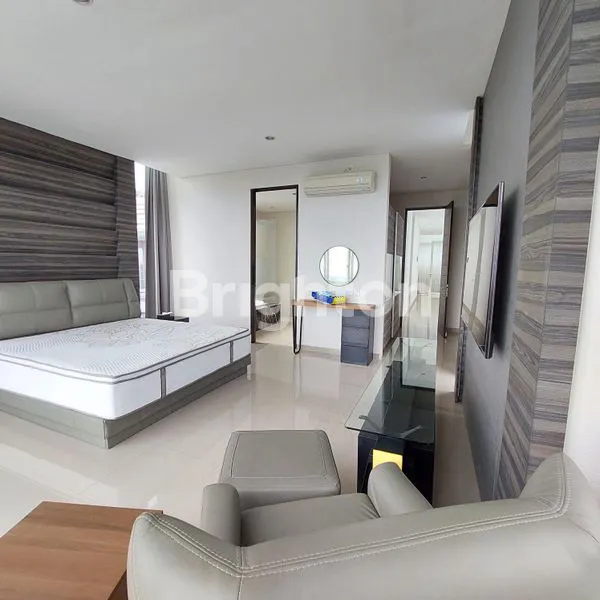 image VILLA MEWAH INFINITY POOL DENGAN INTERIOR FRANCIS DAN FURNITURE CELLINI DI SAGAMORE HILLS TAMAN DAYU (5)