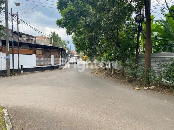 image TANAH DATAR SIAP BANGUN - LOKASI PINTU MASUK DALAM KOMPLEK  (2)