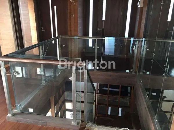 image RUMAH BARU 3 LANTAI SEMI FURNISH DI PEJATEN  (7)