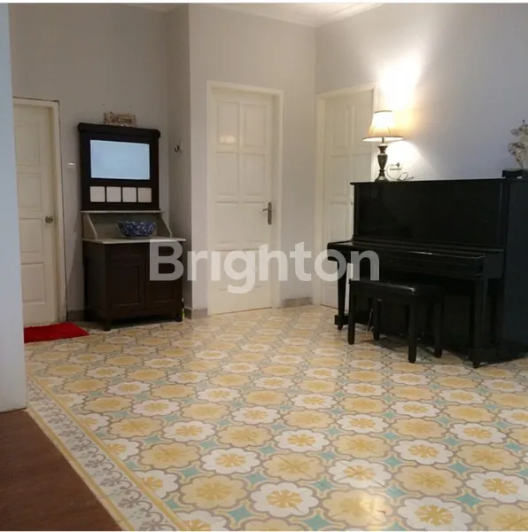 image RUMAH SECOND TERAWAT SIAP HUNI DI PONDOK NIRWANA DEKAT MERR (1)