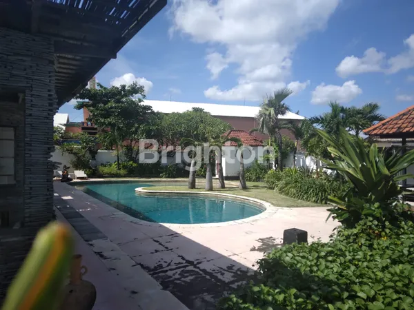 image TANAH INCLUDE BANGUNAN VILLA FASILITAS LENGKAP DEPAN PANTAI COCOK UNTUK INVESTASI (7)