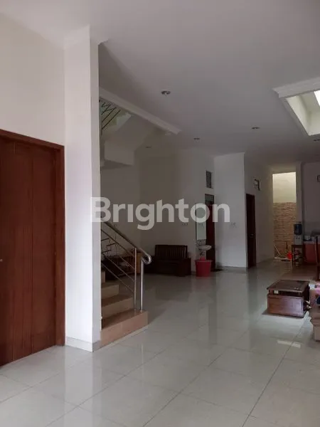 image RUMAH TENGAH KOTA 2 LANTAI DEKAT SEKOLAH LOYOLA KARANGANYAR SEMARANG (2)