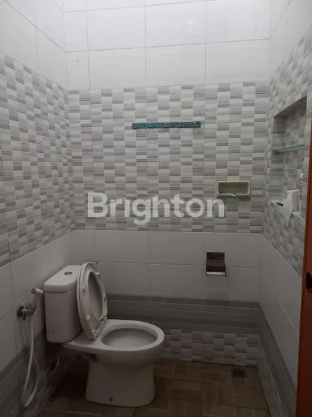 image RUMAH TENGAH KOTA 2 LANTAI DEKAT SEKOLAH LOYOLA KARANGANYAR SEMARANG (6)