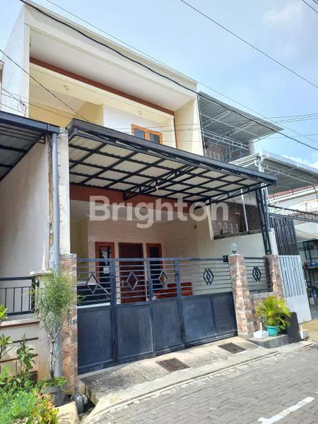 image RUMAH TENGAH KOTA 2 LANTAI DEKAT SEKOLAH LOYOLA KARANGANYAR SEMARANG (1)