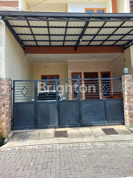 image RUMAH TENGAH KOTA 2 LANTAI DEKAT SEKOLAH LOYOLA KARANGANYAR SEMARANG (8)