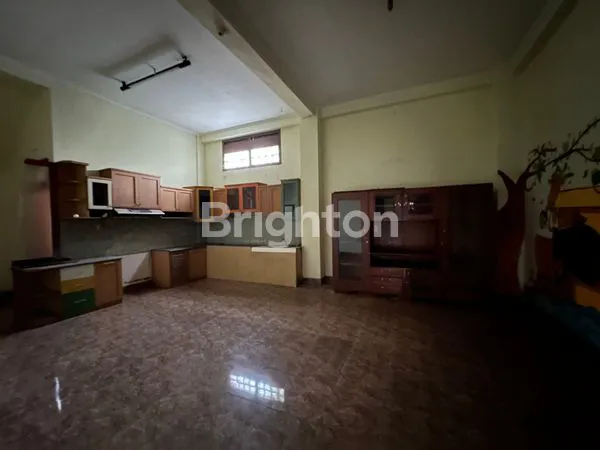 image RUMAH DI PUSAT SOLO BARU UTAMA JUAL MURAH BANGUNAN HITUNG TANAH DIJUAL DIBAWAH HARGA PASARAN (3)