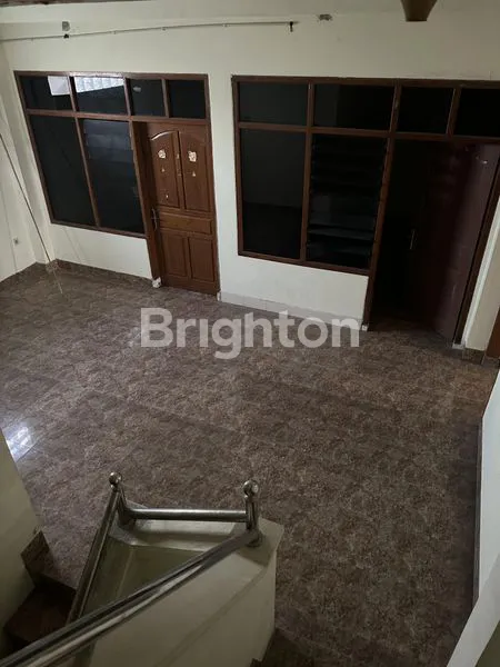 image RUMAH DI PUSAT SOLO BARU UTAMA JUAL MURAH BANGUNAN HITUNG TANAH DIJUAL DIBAWAH HARGA PASARAN (4)