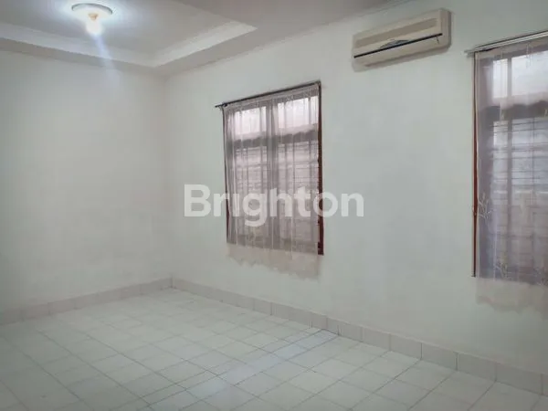 image RUMAH BESAR 2 LANTAI (4)