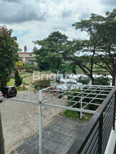 image RUMAH SEJUK, PEMANDANGAN DANAU CANTIK. SERASA VILLA (1)