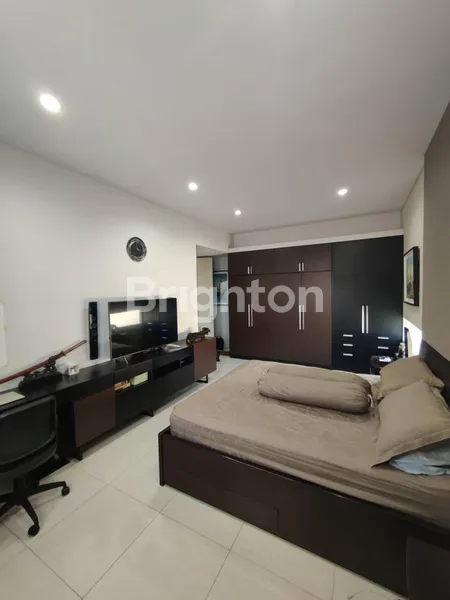 image RUMAH HOOK 2 LANTAI WISMA MUKTI ONE GET DEKAT MERR, UPN (5)