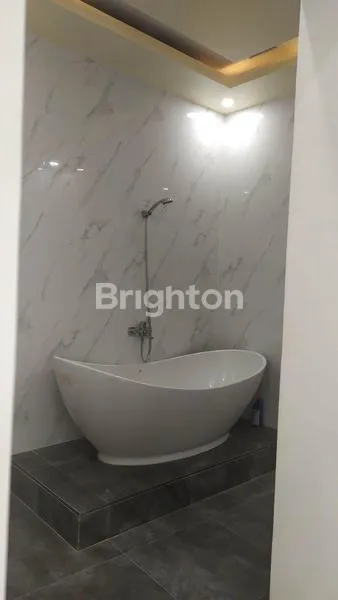 image RUMAH MEWAH SIAP HUNI (7)