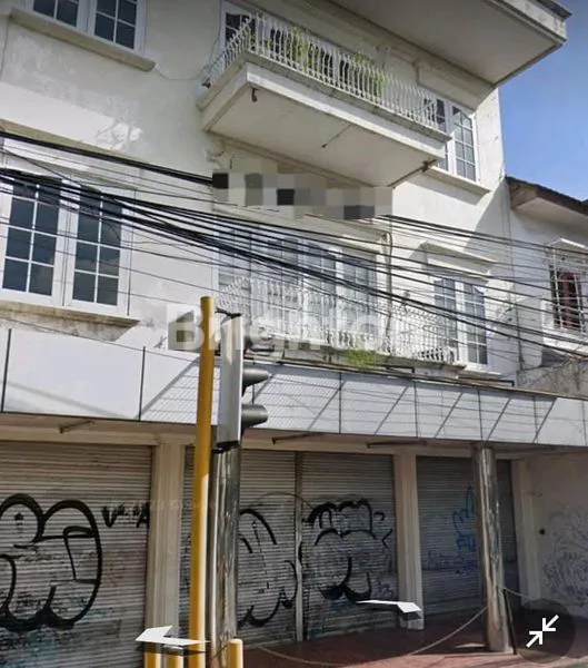 image RUKO 3 LANTAI, SIAP PAKAI, COCOK UNTUK SHOWROOM, KANTOR, DAN PERBANKAN. DI AREA DEMANGAN GONDOKUSUMAN JOGJAKARTA (1)
