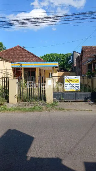 RUMAH 0 JALAN ASPAL TULUNGAGUNG BISA UNTUK KANTOR KOPERASI