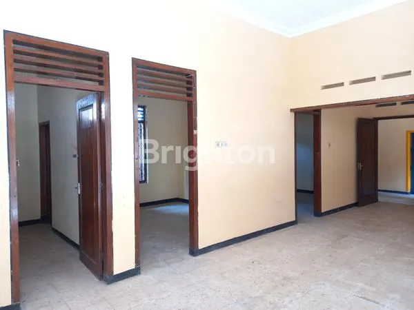 image RUMAH 0 JALAN ASPAL TULUNGAGUNG BISA UNTUK KANTOR KOPERASI (2)