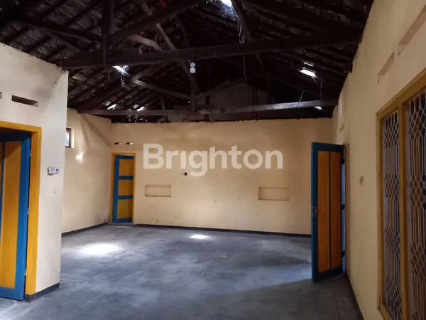 image RUMAH 0 JALAN ASPAL TULUNGAGUNG BISA UNTUK KANTOR KOPERASI (5)