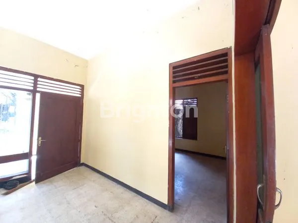image RUMAH 0 JALAN ASPAL TULUNGAGUNG BISA UNTUK KANTOR KOPERASI (4)