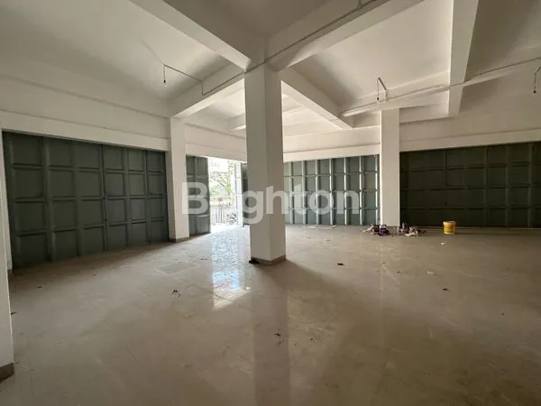 image RUKO HOOK PEREMPATAN PROTOKOL JAMSAREN ROW JALAN 4 MOBIL (1)