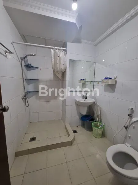 image APARTEMEN SURABAYA BARAT WATERPLACE FULL FURNISHED VIEW CITY (7)