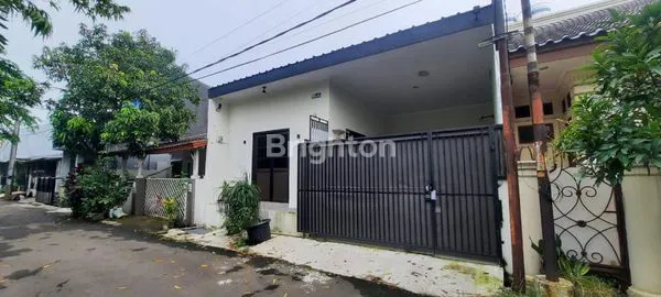 image RUMAH MINIMALIS STRATEGIS BARU RENOVASI DALAM KOMPLEK DEPAN TAMAN (1)