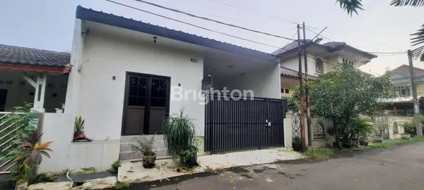 image RUMAH MINIMALIS STRATEGIS BARU RENOVASI DALAM KOMPLEK DEPAN TAMAN (2)
