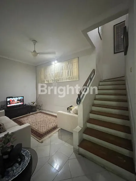 image RUMAH HOOK LOKASI STRATEGIS DEKAT PINTU TOLL SERIUS CEPAT NUSALOKA BSD (5)