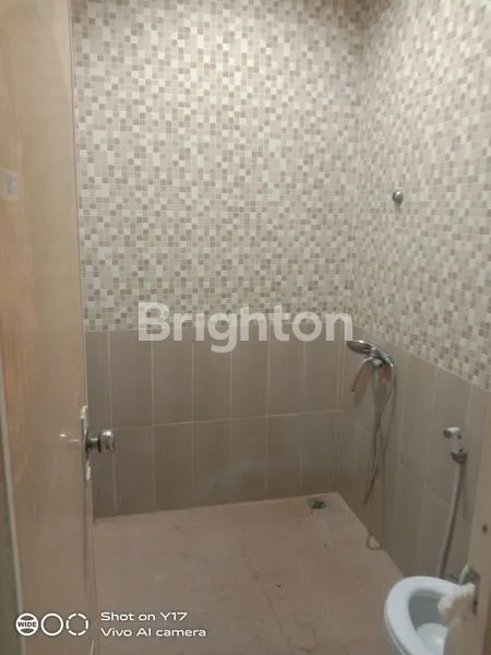 image RUMAH TANJUNG DUREN JAKARTA BARAT GROGOL 3 LANTAI SIAP HUNI (7)