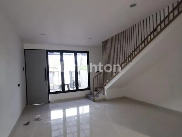 image RUMAH 2LANTAI NEW GRESS MINIMALIS MODERN PONDOK TJANDRA (4)