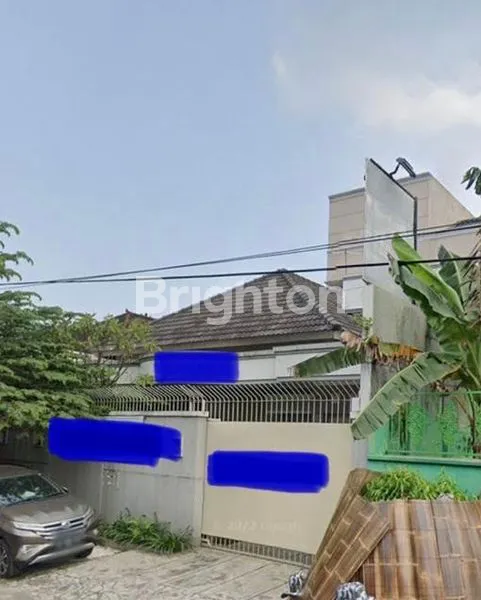 image RUMAH 4 LANTAI!! LOKASI TENGAH KOTA! HANYA 150 M SAJA KE PLAZA SINGOSAREN SOLO!! ROW JALAN 4 MOBIL PAPASAN!! (8)
