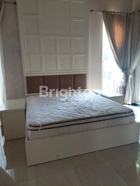 image RUMAH MEWAH FULL FURNISH GRESIK (2)