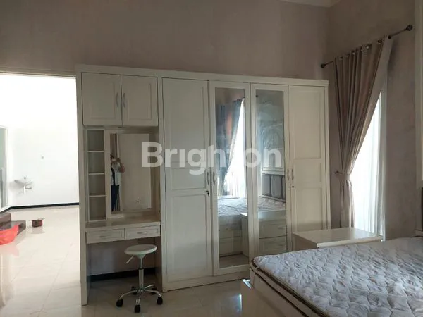 image RUMAH MEWAH FULL FURNISH GRESIK (3)