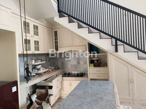 image RUMAH MEWAH FULL FURNISH GRESIK (7)