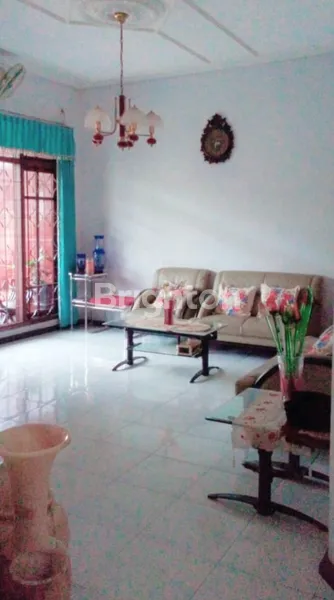 image RUMAH KETINTANG WIYATA UDAH SHM LOKASI SANGAT STRATEGIS COCOK UNTUK USAHA ! (8)