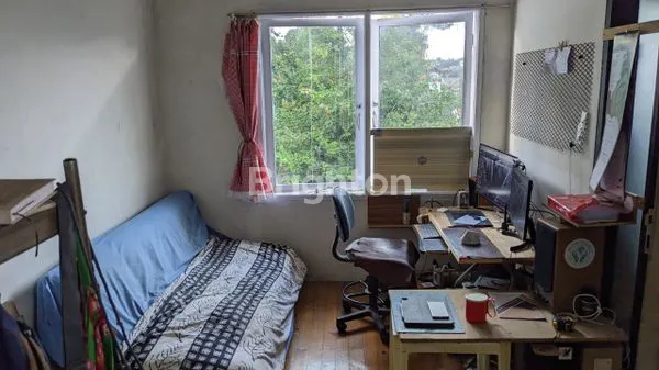 image RUMAH 3 LANTAI MURAAAH DI TENGAH KOTA BANDUNG (4)