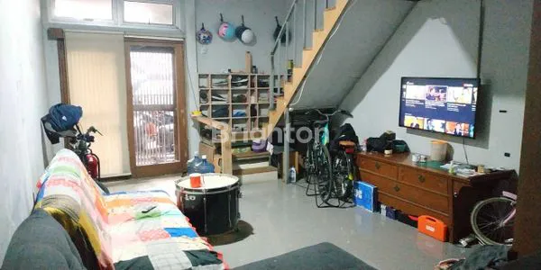 image RUMAH 3 LANTAI MURAAAH DI TENGAH KOTA BANDUNG (3)