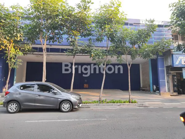 image BANGUNAN STRATEGIS BISA UNTUK SHOWROOM, KANTOR BANK ATAU RUMAH MAKAN (1)