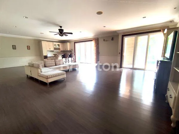 image RUMAH VILLA MEWAH HOOK FULLY FURNISHED PIK CLUSTER TRIMARAN (2)