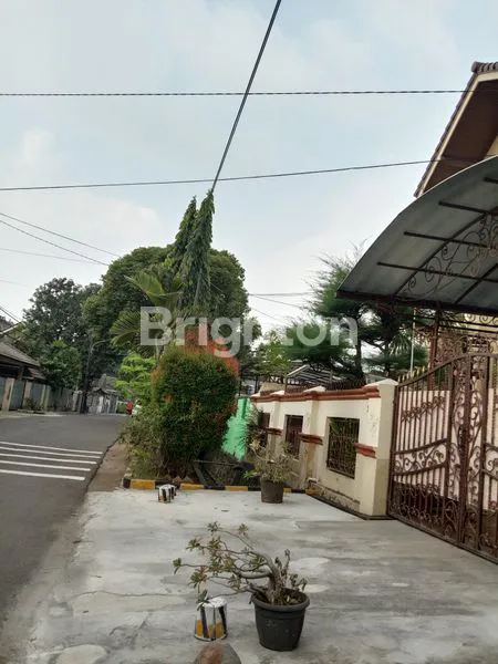 RUMAH BESAR BAGUS SIAP HUNI DIPINGGIR JALAN BESAR 3 ROW